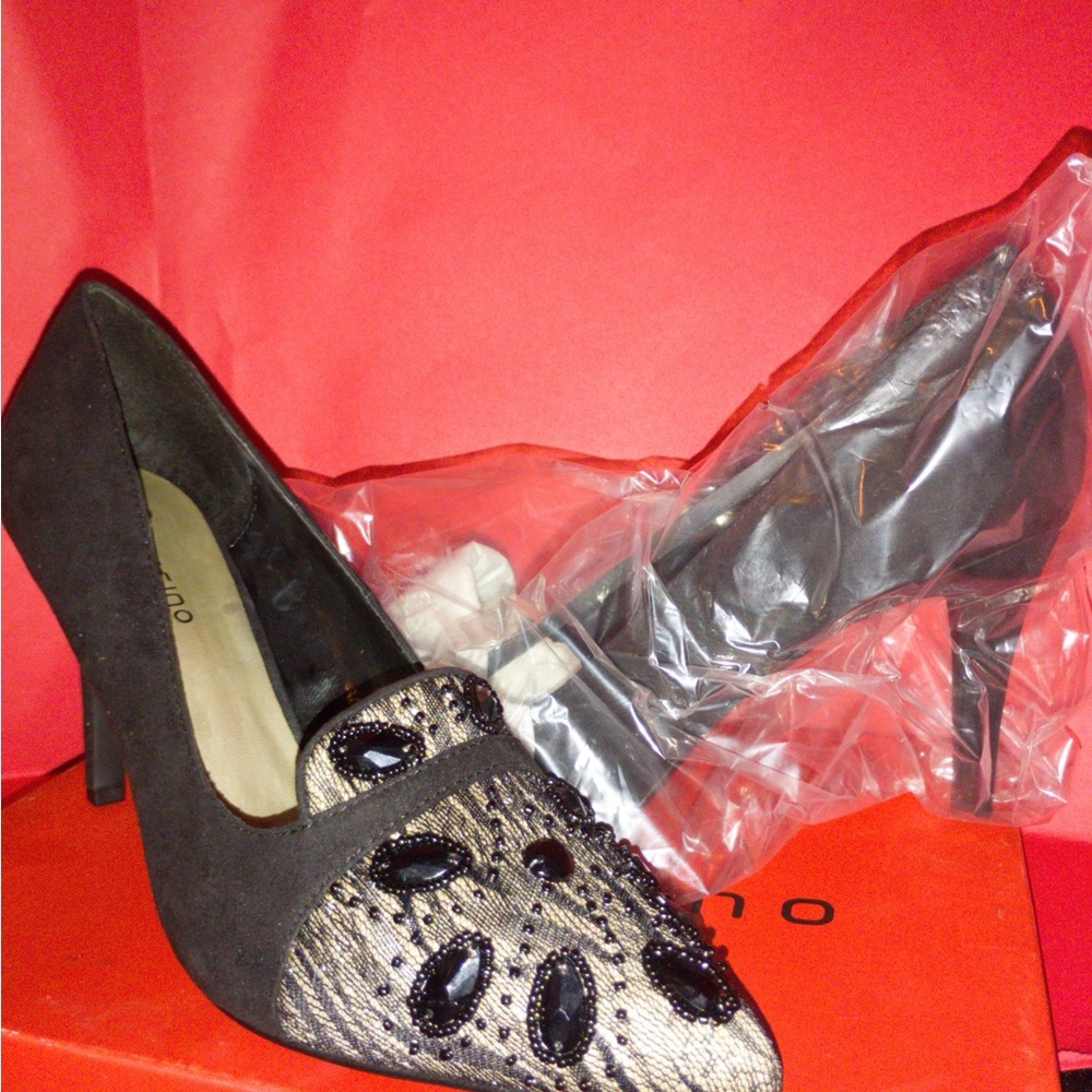 Ann Marino Keen Size 9.5 M